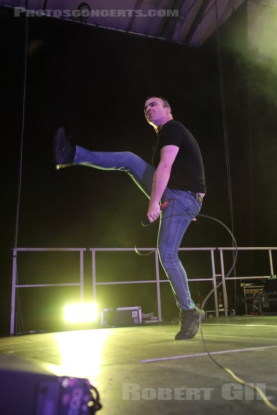 FUTURE ISLANDS - 2023-09-05 - PARIS - CentQuatre - Nef Curial - Samuel Thompson Herring